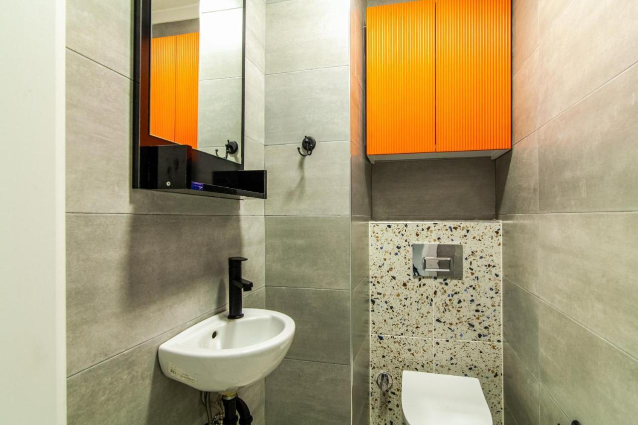 Furnished Flat W Balcony Near Metro In Kartal Daire *