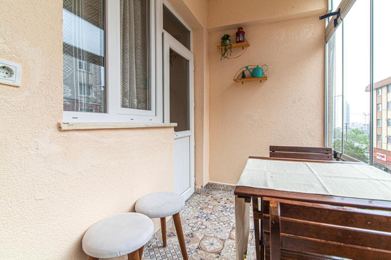 Daire Furnished Flat W Balcony Near Metro In Kartal İstanbul